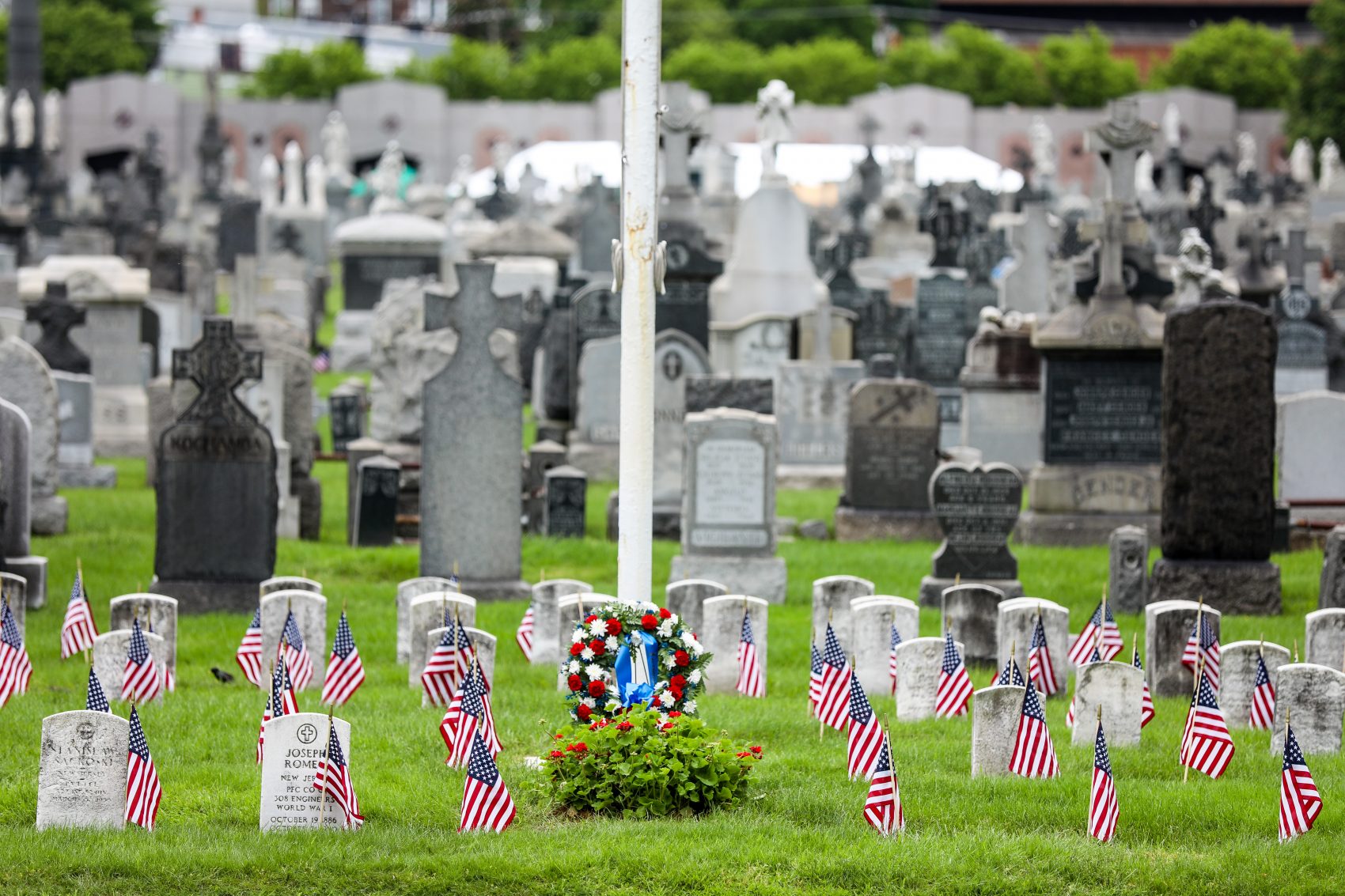Cemitério na cidade de Nova Jersey, nos Estados Unidos:, em 2017: (Foto: William Volcov/Brazil Photo Press)