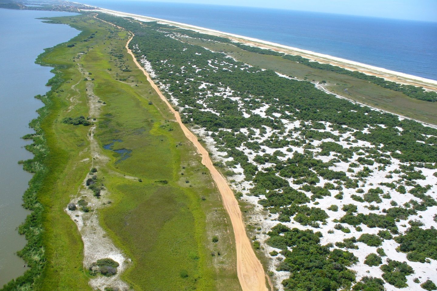 O empreendimento na Área de Proteção Ambiental prevê campo de golfe, centro hípico, shopping centers, clubes, hotéis e prédios residenciais. Foto Divulgação/Apalma