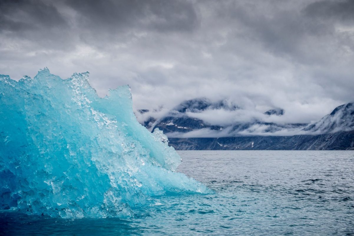 Bloco de gelo derrete na Groenlândia durante verão no Hemisfério: relatório aponta década como a mais quente já registrada (Foto: Mads Claus Rasmussen/Ritzau Scanpix/AFP)