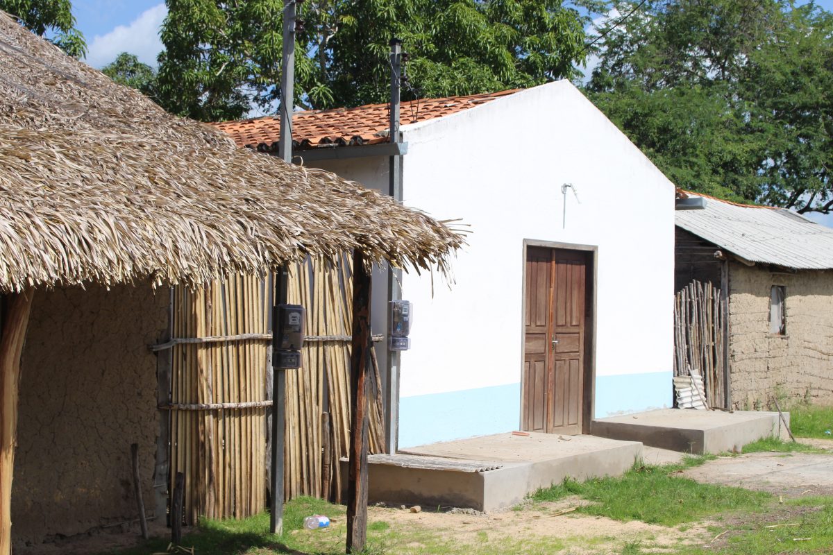 A igreja de alvenaria construída por Dona Júlia ao lado de sua casa. Foto: Yuri Fernandes