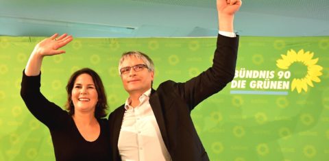 Lideranças do Partido Verde Alemão comemoram o resultado das eleições para o Parlamento Europeu. Foto Tobias SCHWARZ / AFP