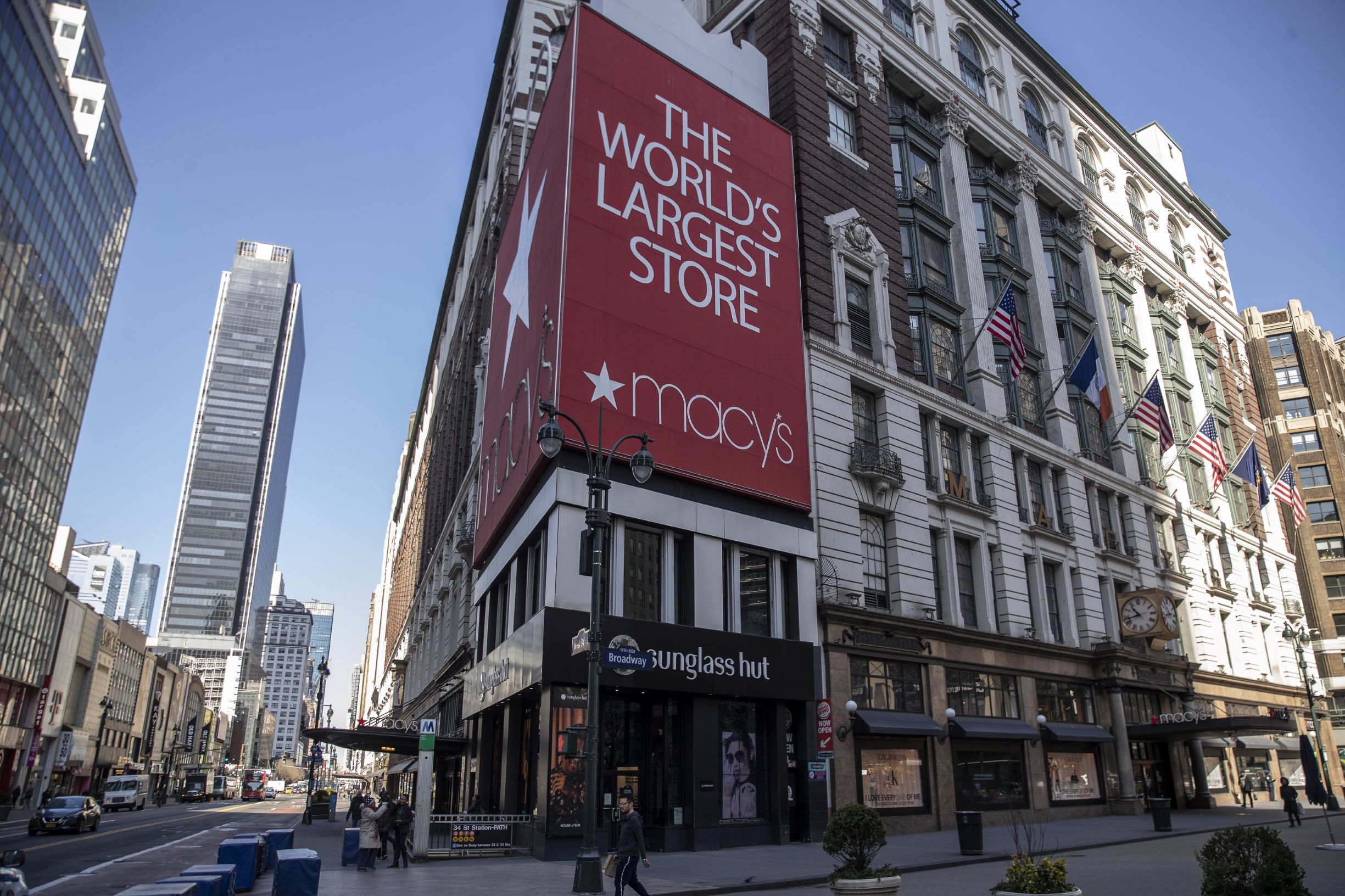 Loja de departamentos Macy's, uma das maiores do mundo, fechada em Nova York: gastos do consumidor representam 70% da atividade econômica dos Estados Unidos (Foto: Victor J. Blue/Getty Images/AFP)