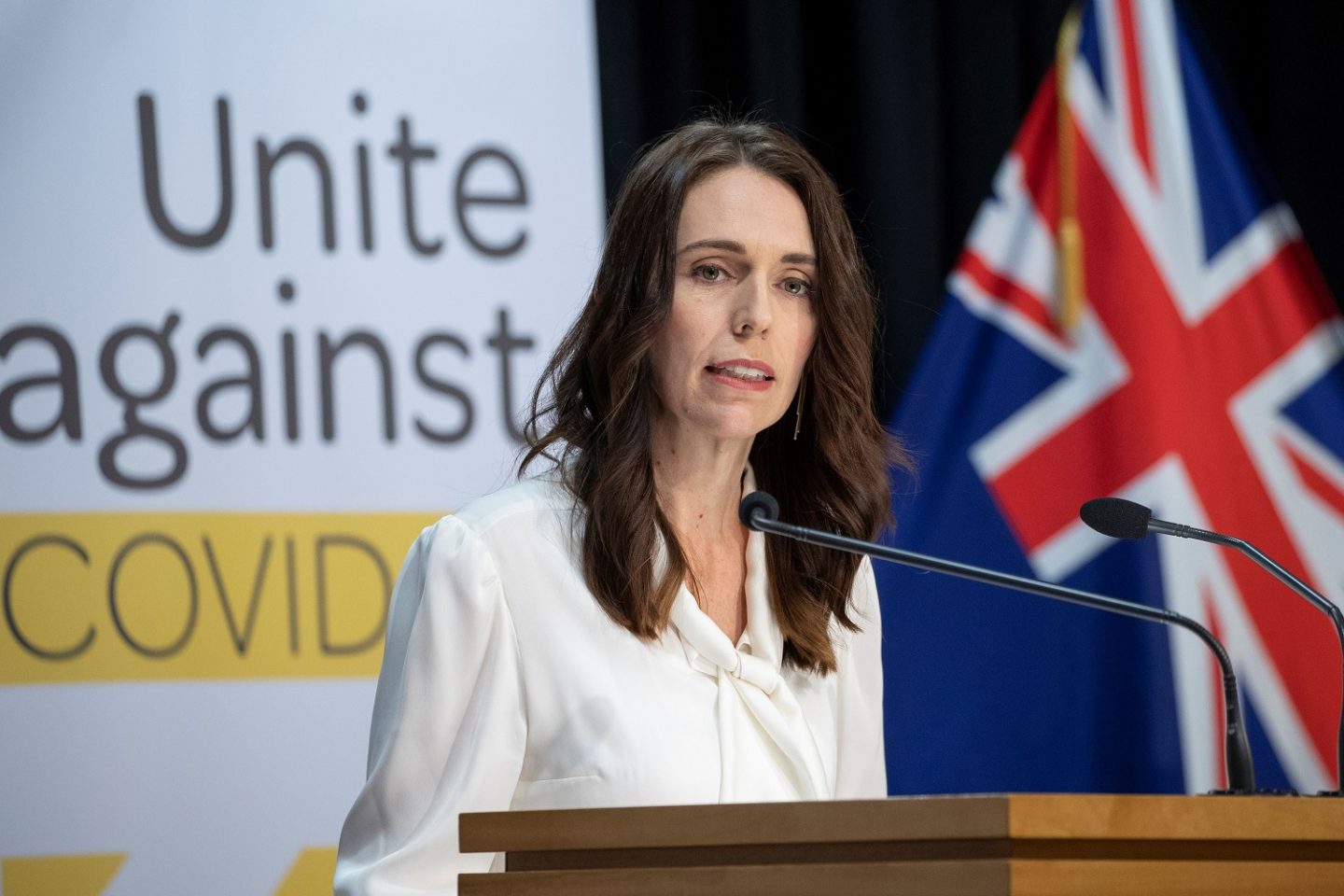 A primeira-ministra da Nova Zelândia, Jacinda Ardern, em uma conferência de imprensa anunciando as medidas duras de combate ao coronavírus. Foto Mark Mitchell/AFP