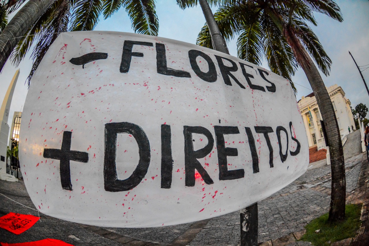 Protesto em Rio Branco pelos direitos das mulheres: Acre teve taxa de 0,88 feminicídios por 100 mil habitantes mulheres durante a pandemia (Foto: Bruna Mello/Amazônia Real