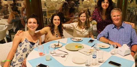 Alfredo Sirkis em um almoço, em 2019, com a mulher Ana Borelli, a equipe CBC e Karenna Gore. Foto Arquivo Pessoal