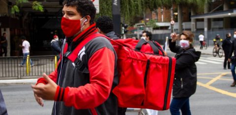 Paulo Lima, o Galo, "quer provar para vida que é possível vivê-la sem a pressa que o capitalismo impõe”. Foto Renato Maretti