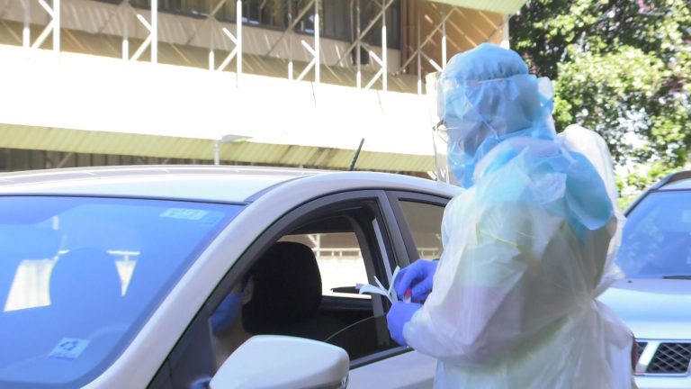 Testagem no campus da UFG: exames serão feitos agora na população mais vulnerável da capital goiana (Foto: Divulgação/FEN/UFG)