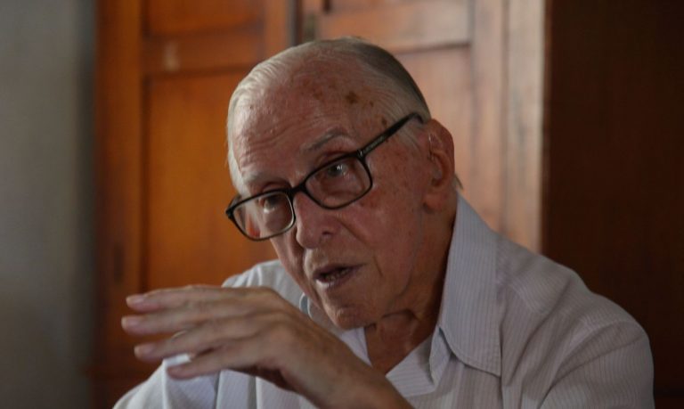 Dom Pedro Casaldáliga, bispo emérito da Prelazia de São Félix do Araguaia, em sua casa no município em 2014: legado de defesa dos indígenas, dos ribeirinhos e dos trabalhadores rurais na Amazônia (Wilson Dias/Agência Brasil)