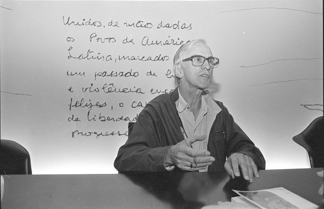 Dom Pedrp Casaldáliga na década de 1980; dedicação aos mais pobres (Foto: CPT/Divulgação)