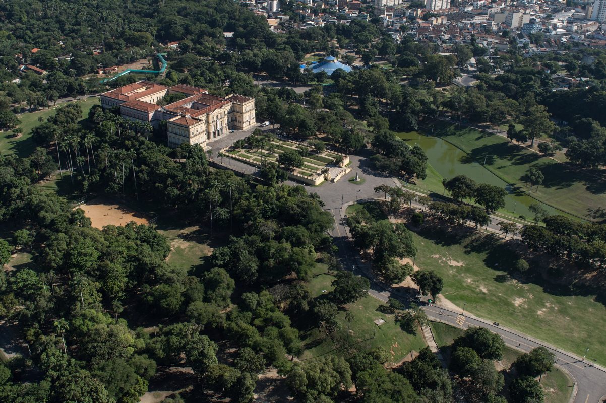 Vista aérea da Quinta da Boa Vista, um parque com 155 mil metros quadrados que sofre com o abandono. Foto Yasuyoshi Chiba/AFP