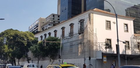 O Convento do Carmo, construído a partir de 1619, em reformas: trajetória que ilustra história do Rio de Janeiro (Foto: Oscar Valporto)