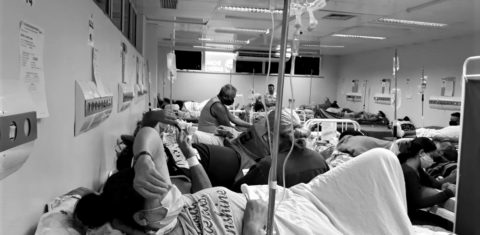 Ambulatório lotado no Hospital 28 de Agosto, em Manaus: disparada de casos na segunda onda da covid-19 (Foto: Sindicato dos Médicos da Amazonas)