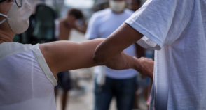Na batalha por saúde, a Maré só conta com ela mesma