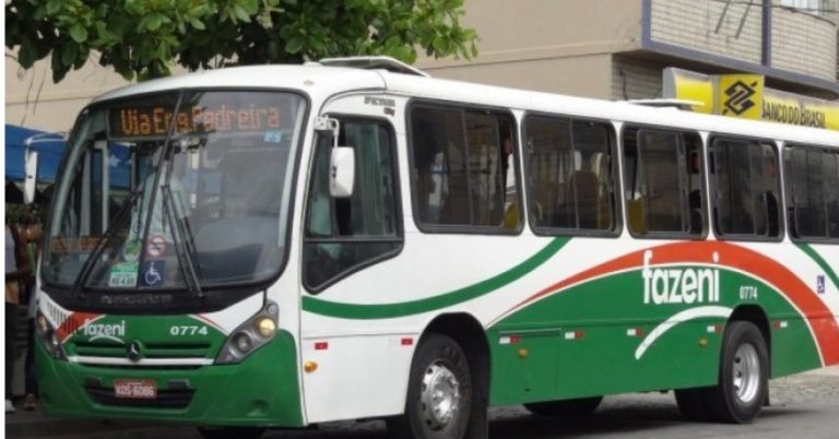 Ônibus para no porto em Japeri, na Baixada Fluminense: moradores da cidade reclamam de falta de linha direta para o Rio (Foto: Divulgação)