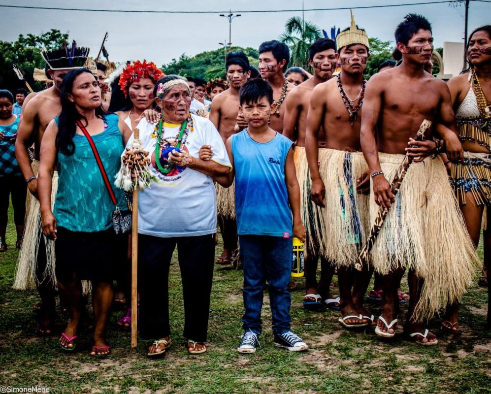 Vovó Bernaldina com um neto antes da pandemia: enterro em Boa Vista à revelia da família e sem rituais indígenas (Foto: Yolanda Mene/Amazônia Real)