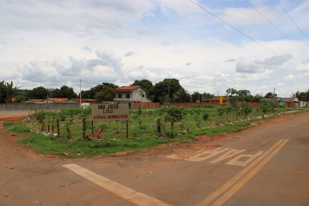 A preocupação com a terra, no Bairro Bela Vista, em Trindade (GO), parte do Quilombo Vó Rita. Foto de Ludmila Almeida