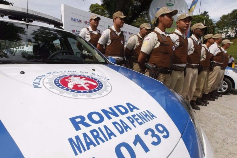 Policiais da Ronda Maria da Penha em Salvador antes da pandemia: isolamento social provocou redução do número de denúncias de violência contra mulheres (Foto: Matheus Pereira/Governo da Bahia)
