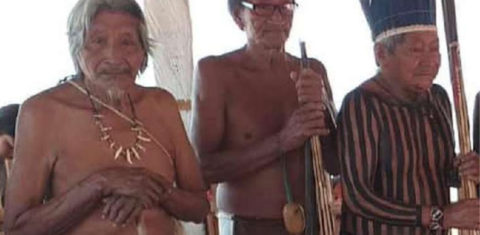 Os irmãos Warini, Api e Arikasu, do povo Suruí Aikewara: mortes por covid-19 de indígenas que foram obrigados a colaborar com o Exército na caçada aos guerrilheiros do Araguaia na década de 1970 (Foto: Rede de Apoio Mútuo Indígena do Sudeste do Pará)