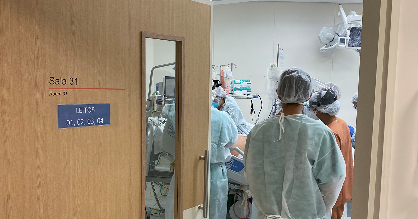 Ambulatório para pacientes de covid-19 no Hospital da USP: O alto índice de novas internações por covid-19 na rede privada e pública em São Paulo acende alerta (Foto: Vinicius Quintão/FMUSP)