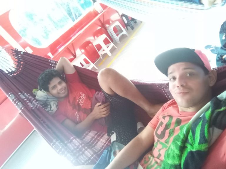 Armando e David, refugiados venezuelanos, no Brasil. Foto/ Arquivo Pessoal