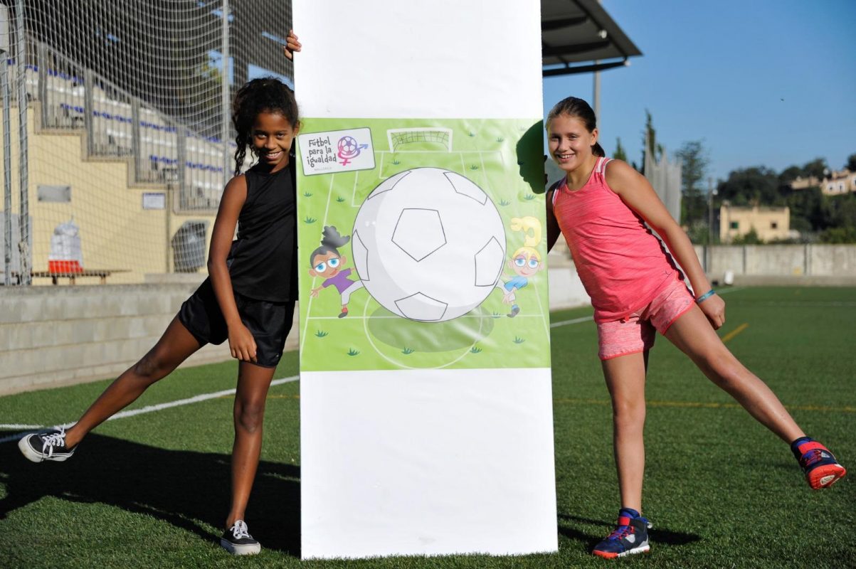 O projeto “Futebol pela Igualdade”, que funciona na Ilha de Mallorca, na Espanha, atende cerca de mil crianças. Foto Divulgação