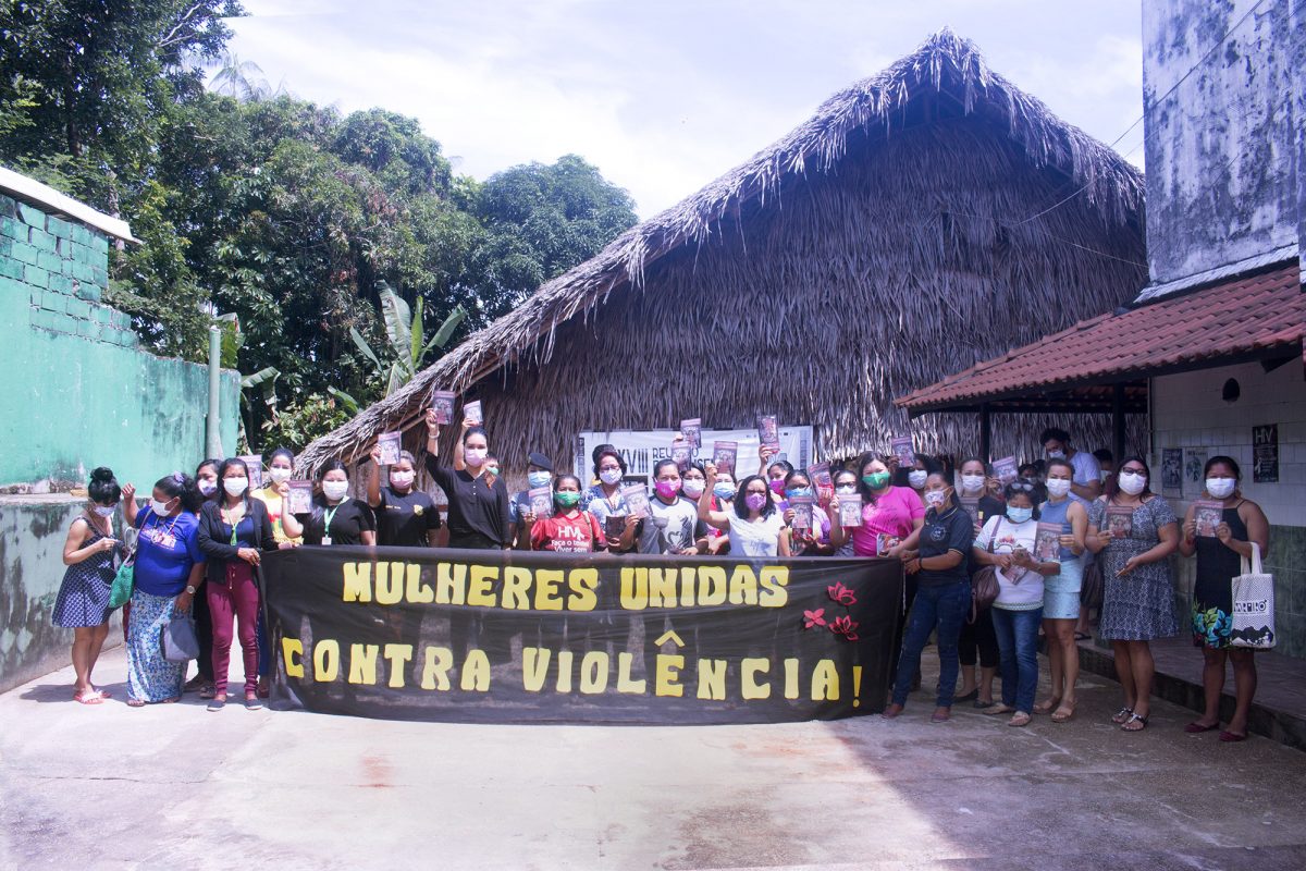 Lançamento da cartilha contra violência doméstica em São Gabriel da Cachoeira. Foto de Raquel Uendi/ISA