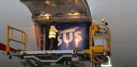 A chegada a São Paulo do voo com 2 milhões de doses da vacina Oxford/AstraZeneca. Foto de Aurélio Pereira/MS