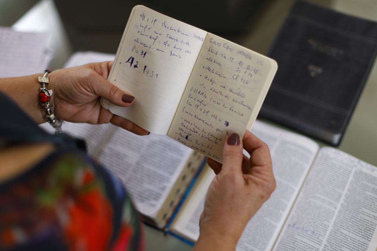 Diferentes formas de morrer: o caderninho de anotações de Luiz Carlos, com frases que ele dizia durante o progresso da doença. Foto de Flavio Tavares