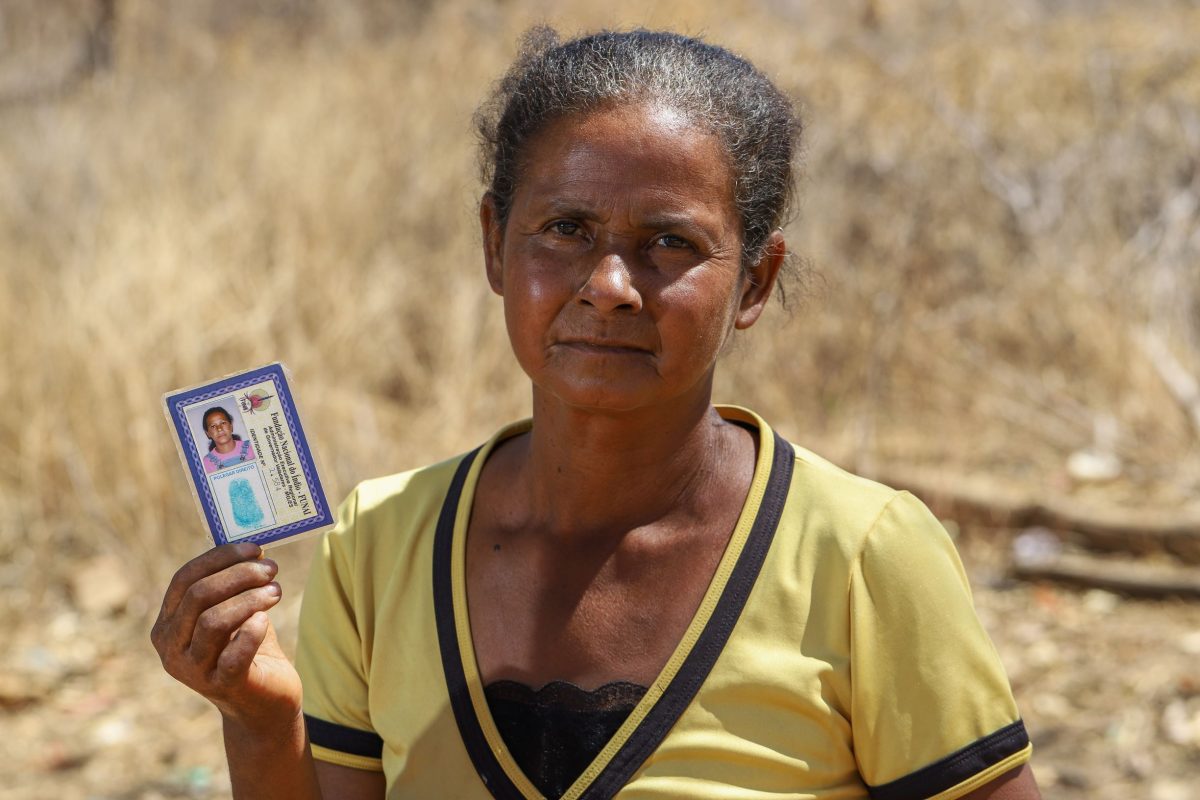 A indígena Anelita de Souza sofre com escloredemia, uma doença inflamatória e crônica: aldeias também têm muitos casos de depressão e alcoolismo (Foto: Flávio Tavares)
