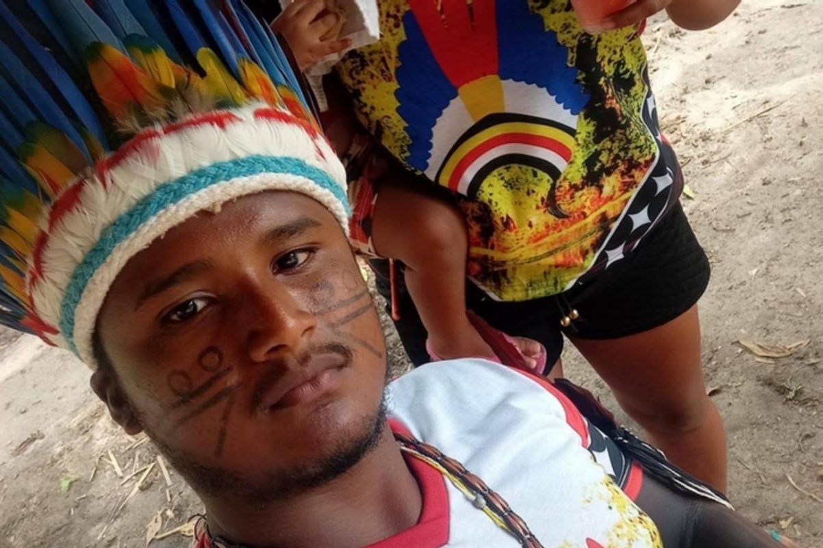 Isac Tembé, 24 anos, morto em ação de policiais militares dentro da Terra Indígena Alto Rio Guamá: lideranças acusam PMs de atuarem como milícia para madeireiros ilegais (Foto: Reprodução)
