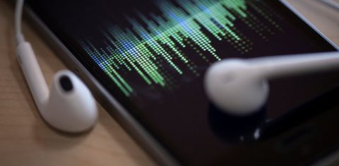Os investimentos do Spotify em podcasts estão na casa dos US$ 500 milhões e ajudaram a valorizar as ações da empresa em mais de 70%. Foto Thomas Samson/AFP