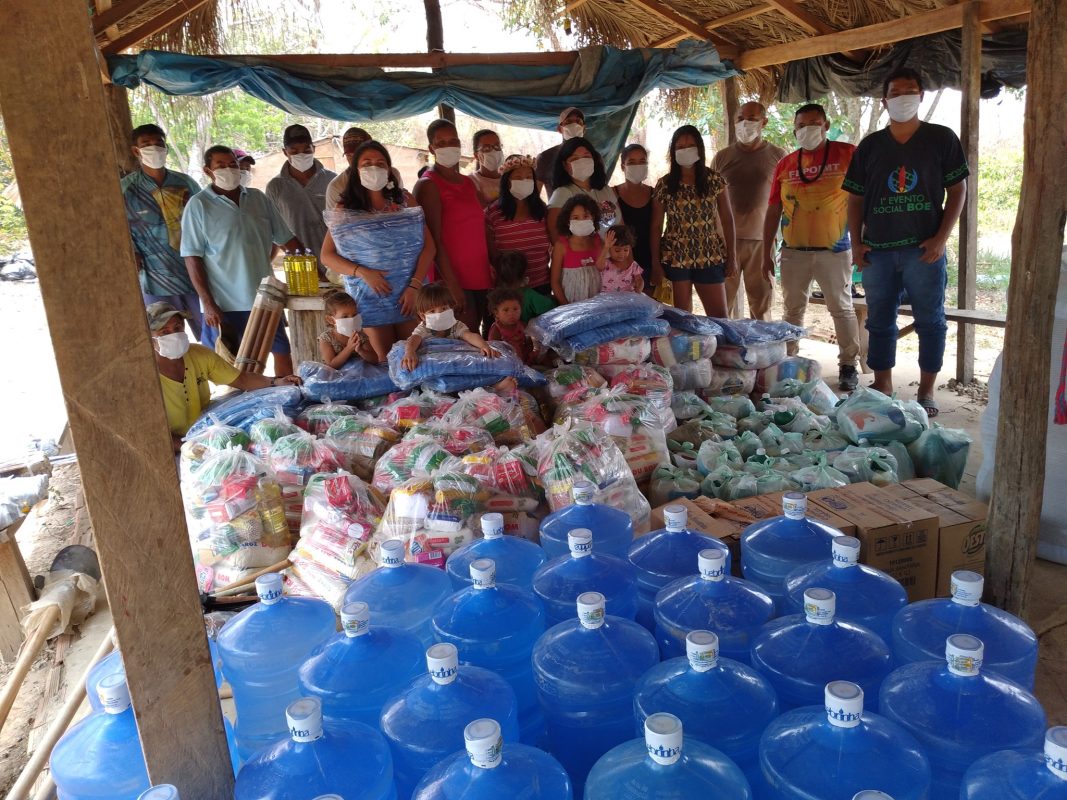 Associados da Federação dos Povos Indígenas de Mato Grosso, com donativos para famílias indígenas vítimas da pandemia e das queimadas no Pantanal. Foto divulgação Fepoimt