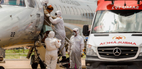 Paciente de Manaus chega a Teresina em avião da FAB: variante brasileira, surgida no Amazonas, agravou segunda onda no estado e agora assusta o Reino Unido (Fotos Thiago Amaral/Amazônia Real)