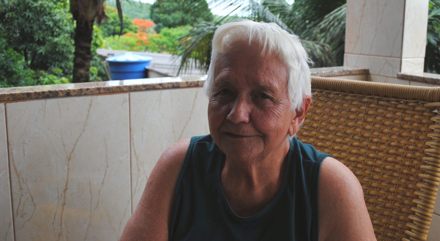 Dona Dodô, 79 anos, ex-interna da Colônia Tavares de Macedo: irmã enfermeira impediu filha de ser levada para educandário (Foto: Letícia Lopes)