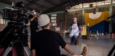 Padre Julio Lancellotti em seu depoimento no filme: cruzada. Foto Amanda Barros/divulgação