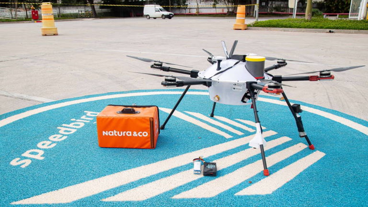Drones em fase de teste para entregas: grupo Natura espera reduzir impacto ambiental e custos (Foto: Guilherme Missumi/Divulgação)