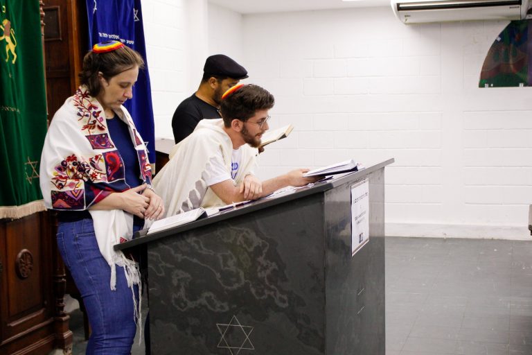 André Liberman celebra o primeiro Pride Shabat no Brasil: luta pela diversidade. Foto: acervo pessoal