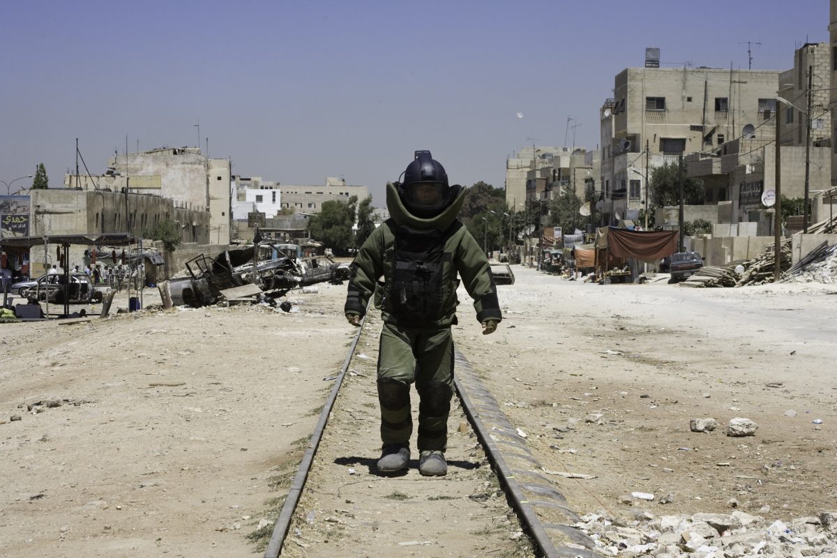 Jeremy Renner em Guerra ao Terror: retrato ambiguidade moral da posição dos EUA no Oriente Médio (Foto: Divulgação)