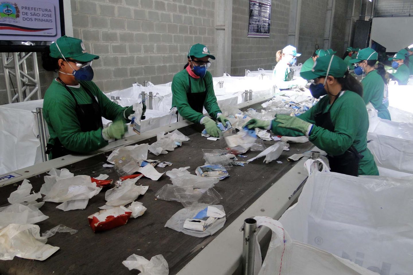 Centro de Triagem de Resíduos Recicláveis no Paraná: reaproveitar é ponto de partida para economia circular e regenerativa (Foto: Divulgação)