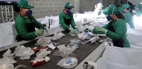 Centro de Triagem de Resíduos Recicláveis no Paraná: reaproveitar é ponto de partida para economia circular e regenerativa (Foto: Divulgação)