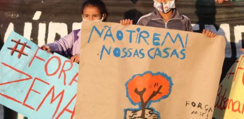 Crianças de acampamento do MST protestam contra despejo em Minas: conflitos no campo bateram recorde em 2020 (Foto: Comunicção/MST - 19/08/2020)