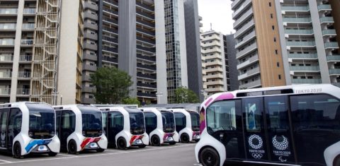 Carros elétricos e autônomos na Vila Olímpica de Tóquio: organizadores prometem jogos mais verdes da história (Foto: Behrouz Mehri/AFP)