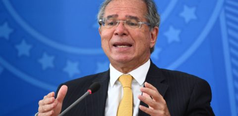 O ministro Paulo Guedes em entrevista coletiva no Palácio do Planalto: quase 10 milhões de dólares em paraíso fiscal (Foto: Evaristo Sá / AFP - 05/02/2021)