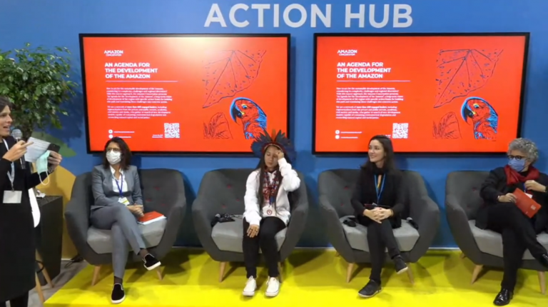 A mediadora Renata Piazzon, Ana Toni, Samela Sateré-Mawé, Ilona Szabó e Izabella Teixeira: potência feminina em debate sobre a Amazônia na COP26 (Foto: Reprodução)
