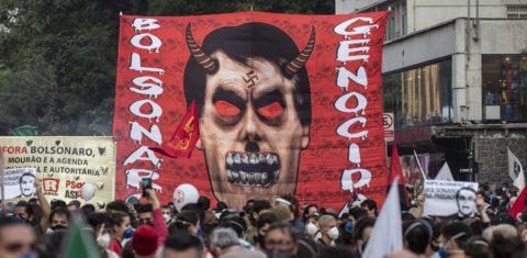 Manifestantes protestam em São Paulo contra a corrupção no governo Bolsonaro e contra a falta de uma política efetiva de combate à covid-19. Foto Paulo Lopes/Anadoly Agency/AFP