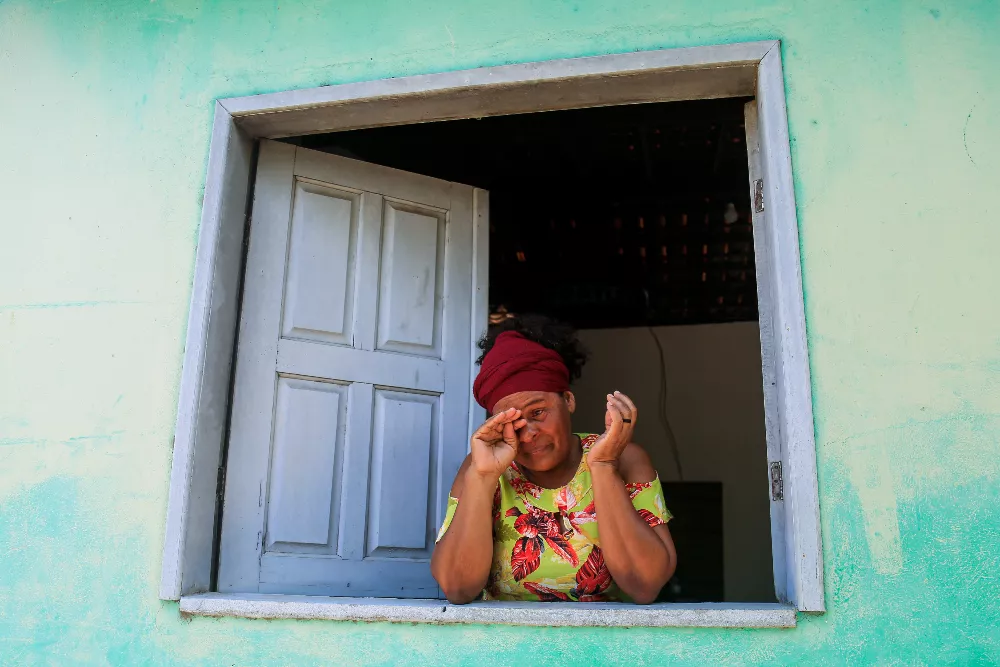 Maria Isaltina Silva, liderança quilombola da comunidade de Brejão dos Negros, em Sergipe: 'nosso emprego é o rio e o mangue' (Foto: Aílton Cruz/Agência Pública)