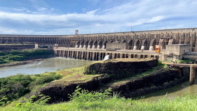 Vista da hidrelétrica Itaipu Binacional