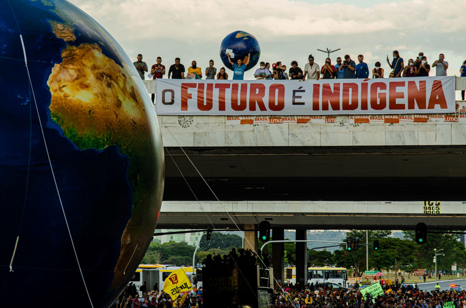 Manifestação indígena em Brasília: com pandemia, violência contra povos originários e suas terras aumentou (Foto: Ramon Vellasco)