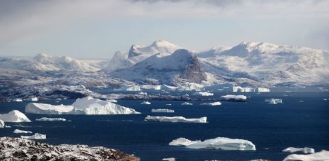 Derretimento de icebergs na Groenlândia com aquecimento dos oceanos: indicadores de crise climática quebram recordes em 2021 (Foto: Mario Tama / AFP - 07/09/2021)