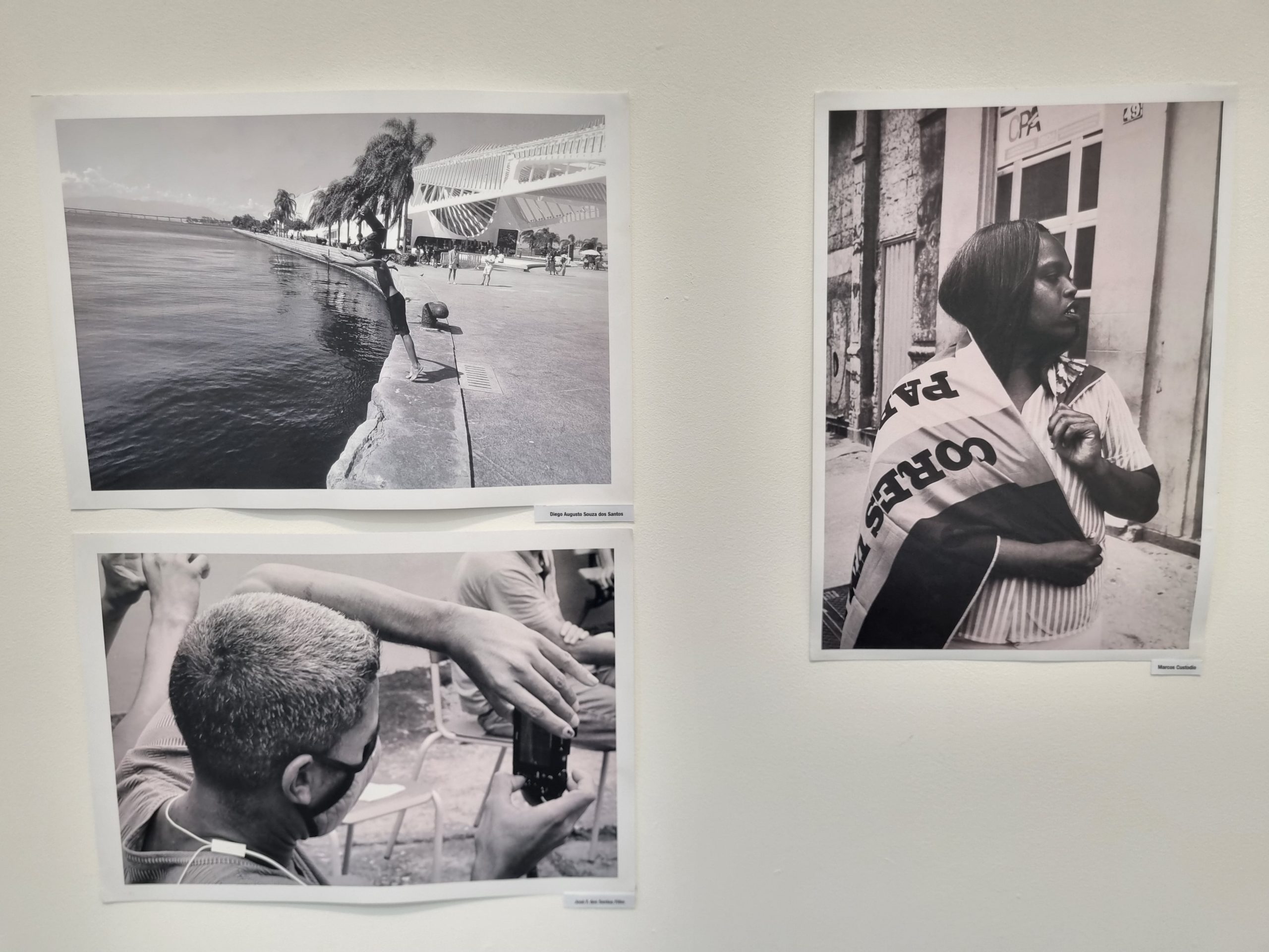 Fotos de Diego Santos, que já esteve em situação de rua, em exposição no Centro Hélio Oiticica: olhar poético sobre a rua